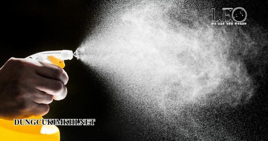 xịt nước vào máy cắt